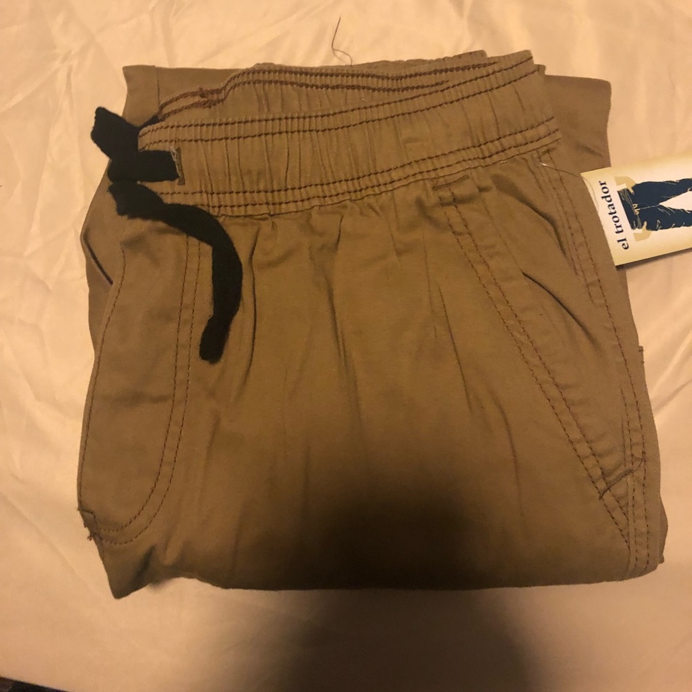 Men’s khaki joggers